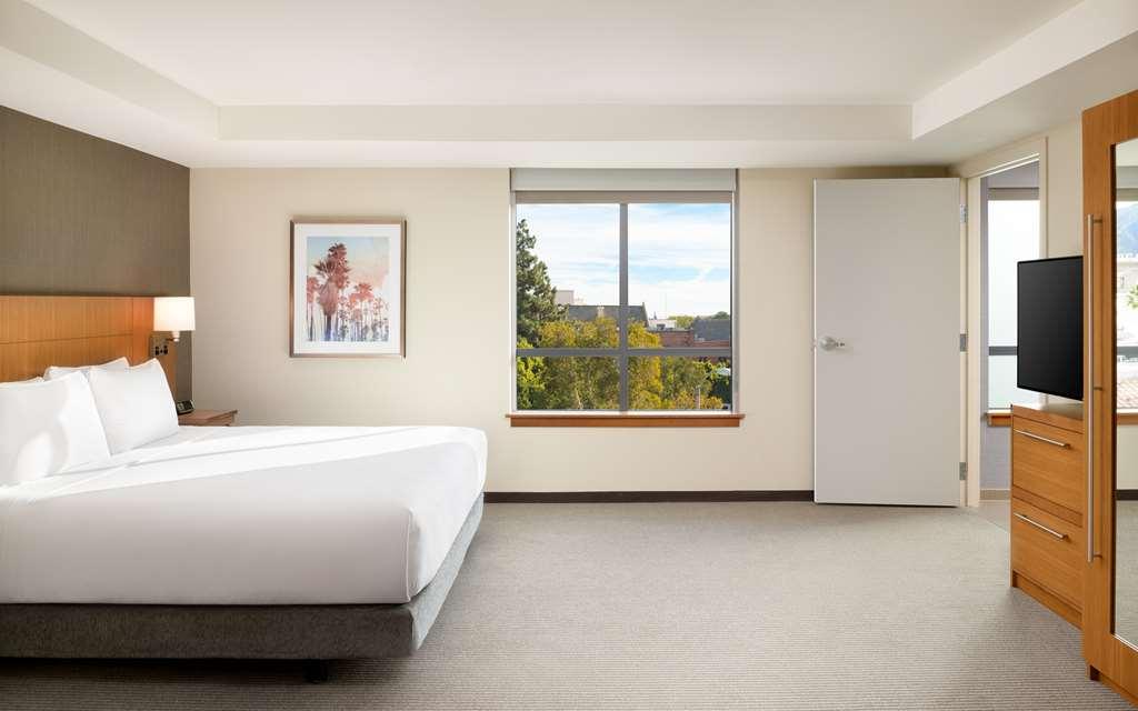 Hyatt Place Pasadena Bilik gambar